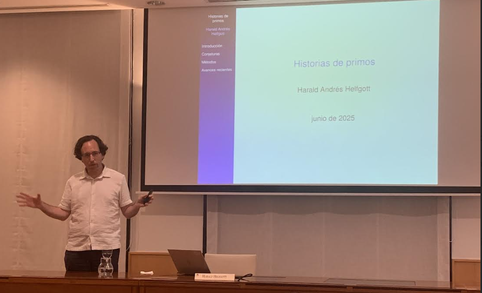 Conference talk — Historias de primos